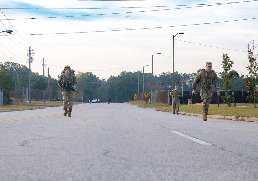 82nd Airborne Division Paratroopers compete in a Best Medic Competition