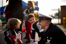 USS John Warner (SSN 785) Returns From Deployment
