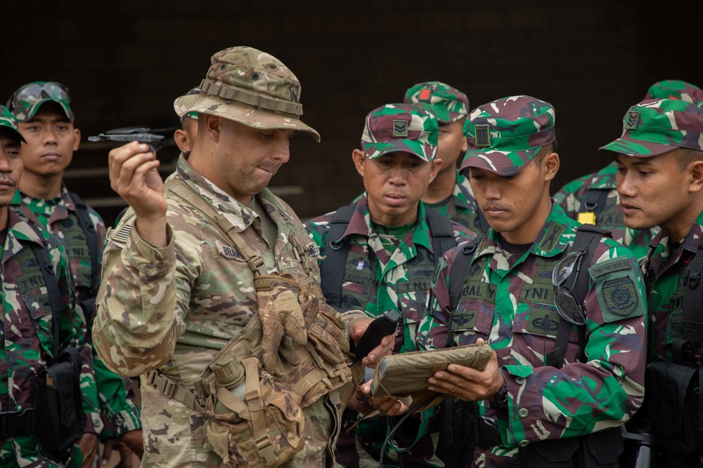 Indonesia Platoon Exchange: MOUT Training
