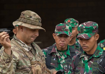 Indonesia Platoon Exchange: MOUT Training