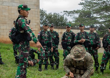 Indonesia Platoon Exchange: MOUT Training