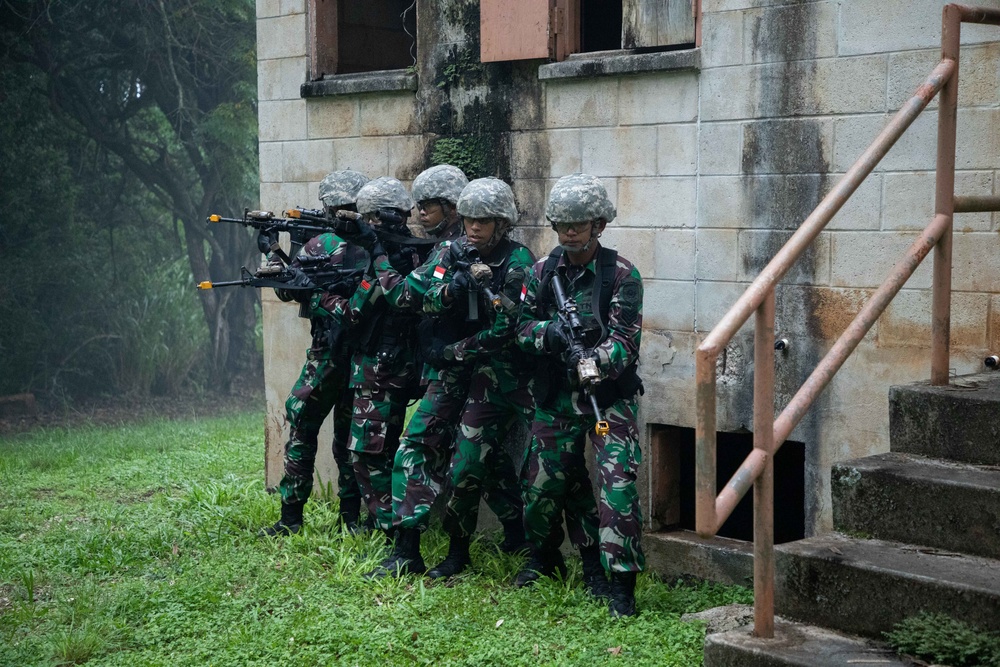 Indonesia Platoon Exchange: MOUT Training