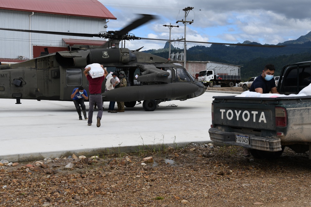 1-228th Aviation Regiment Transports Humanitarian Aid