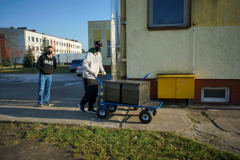 Soldiers stationed in Swietoszow celebrate Thanksgiving