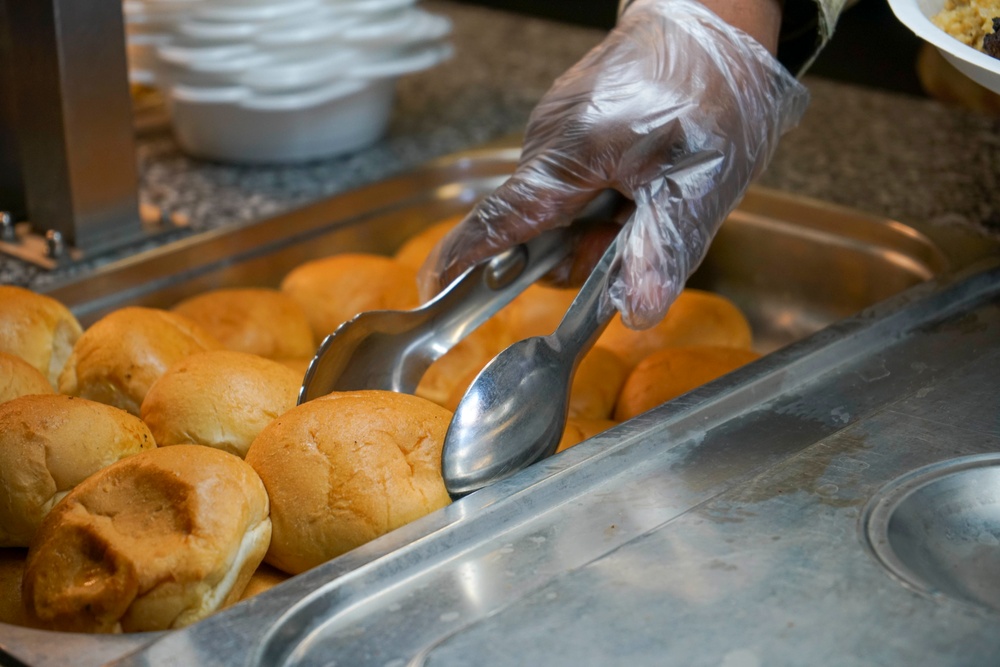 Soldiers stationed in Swietoszow celebrate Thanksgiving