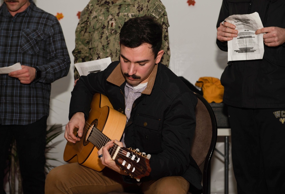 Thanksgiving aboard USS Ross (DDG 71)