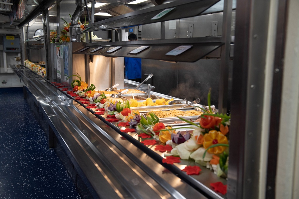 Thanksgiving aboard USS Ross (DDG 71)