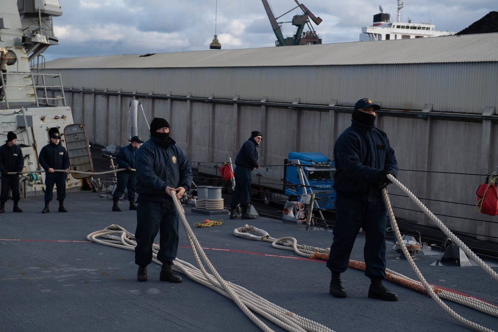 USS Ross (DDG 71) departs Poland.