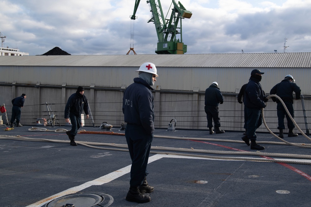 USS Ross (DDG 71) departs Poland.