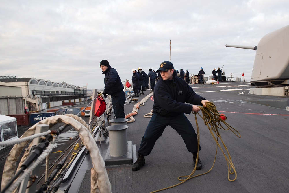 USS Ross (DDG 71) arrives in Gdynia, Poland.