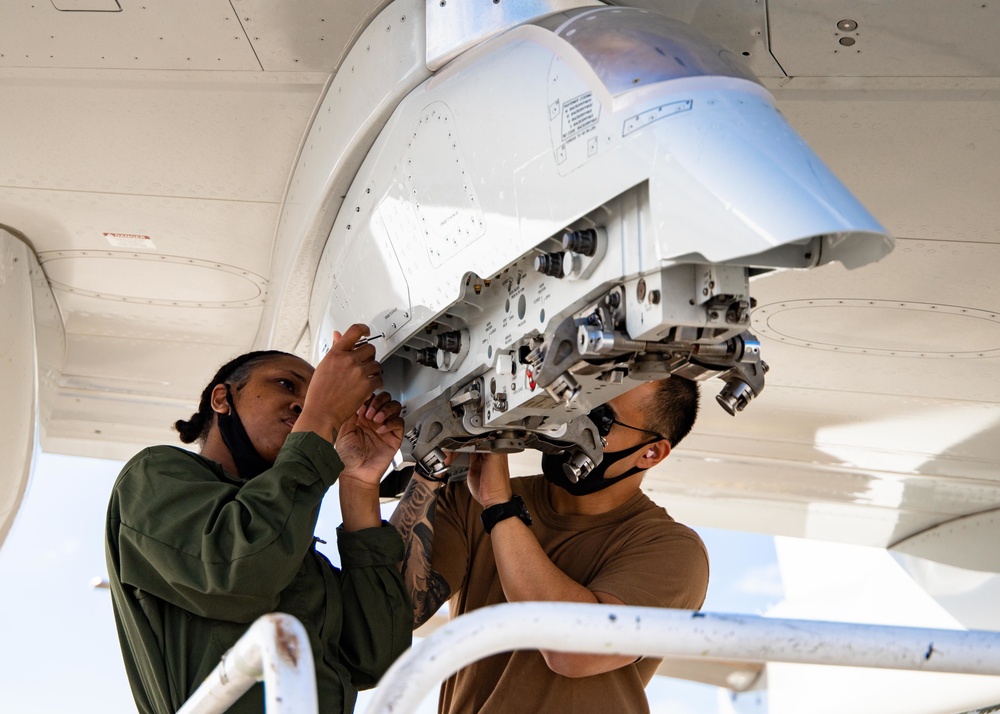 VP-46 Pylon Maintenance