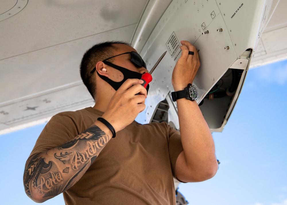 VP-46 Pylon Maintenance