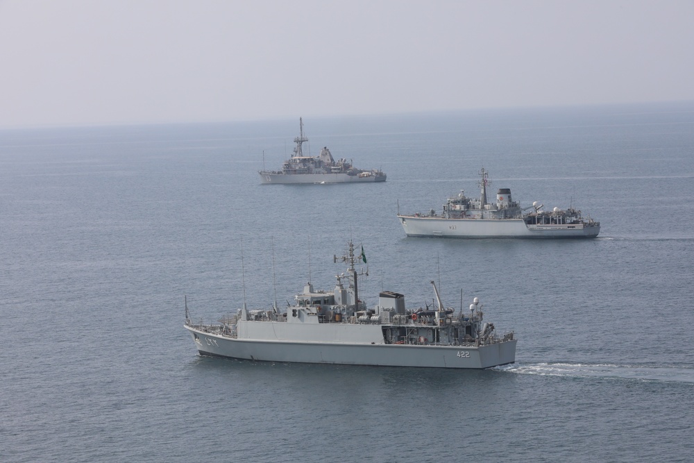 Saudi, UK, U.S. Naval Forces Conduct Mine Countermeasures Training