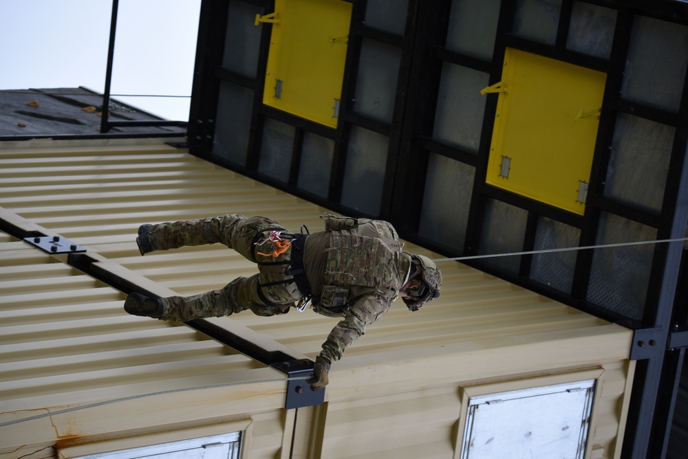 125th STS Train on New Rappel Tower