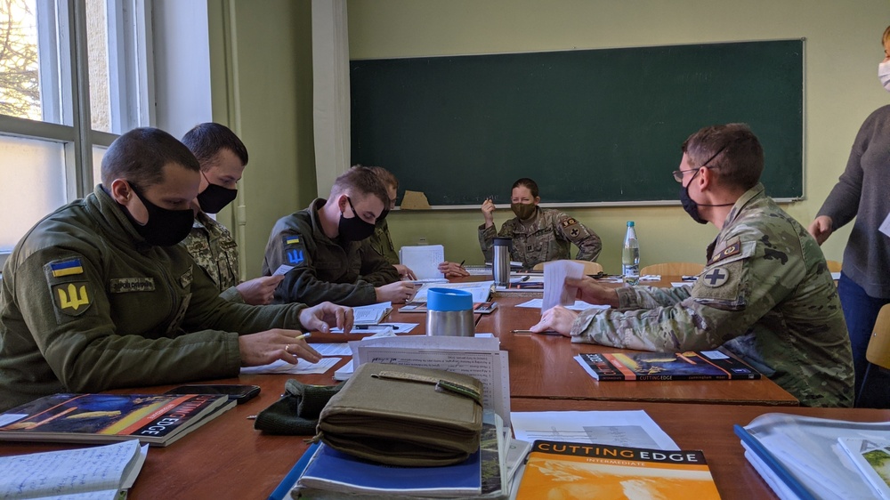 Task Force Illini builds Ukrainian Soldiers’ English skills