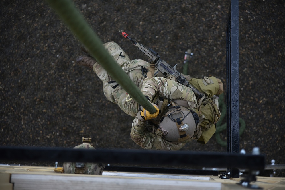 125th STS Train on New Rappel Tower