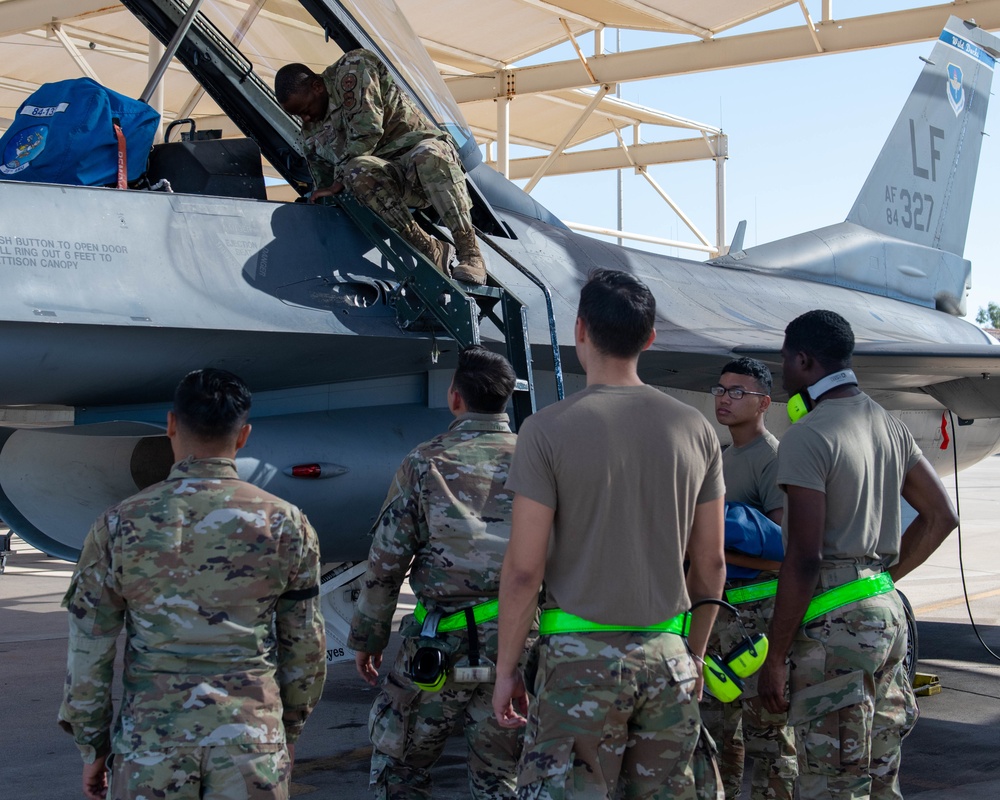 New RTT initiative creates combat ready F-16 crew chiefs, saves time, money