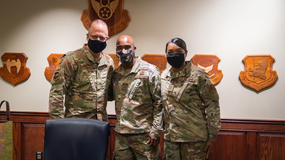 2nd Bomb Wing leadership introduce chief master sergeant selects