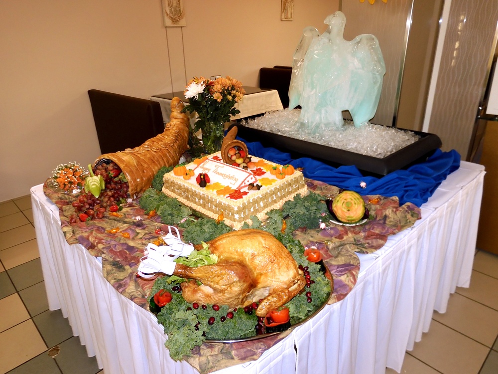 NSA Souda Bay’s Galley Hosts Thanksgiving Meal
