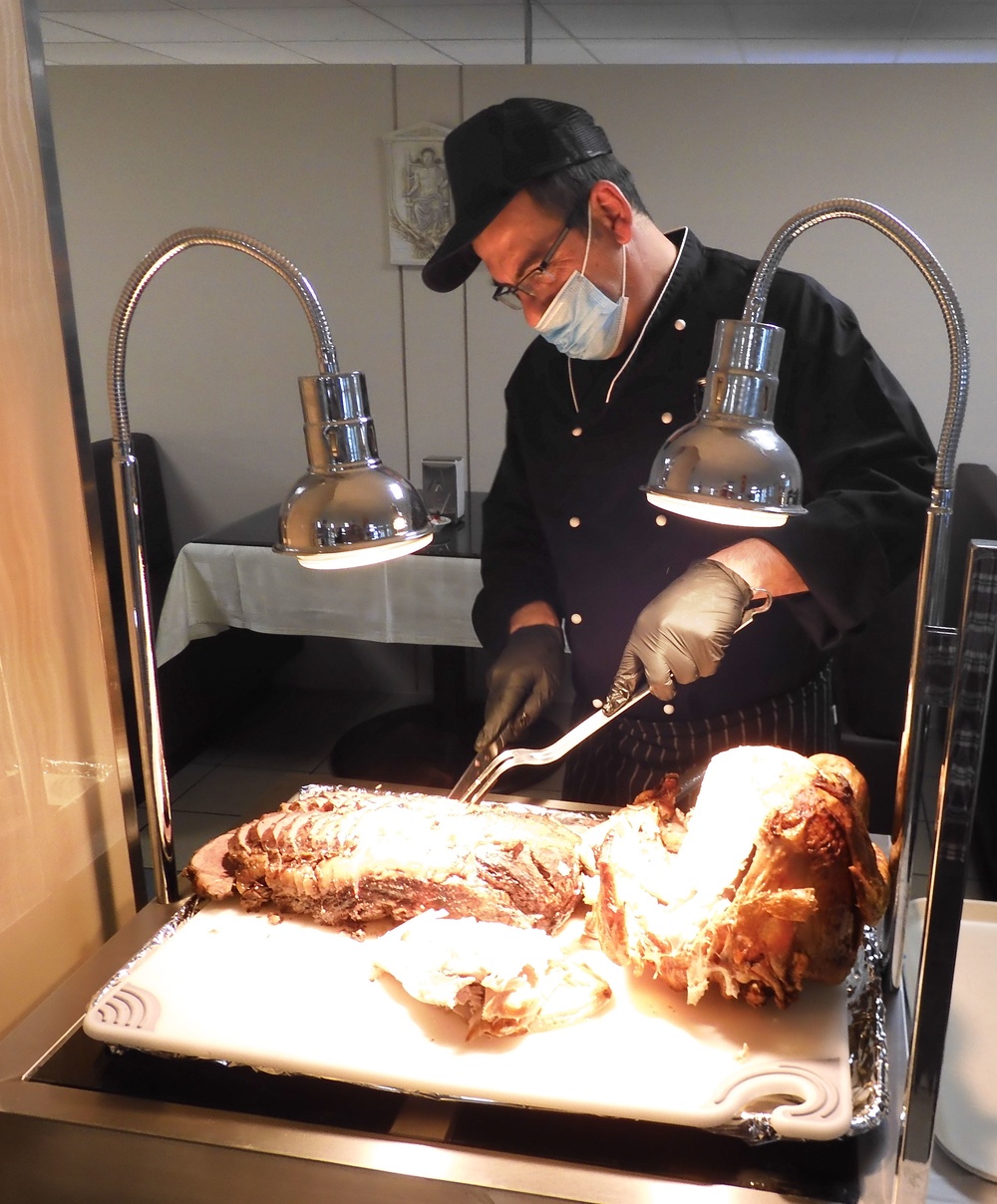 NSA Souda Bay’s Galley Hosts Thanksgiving Meal