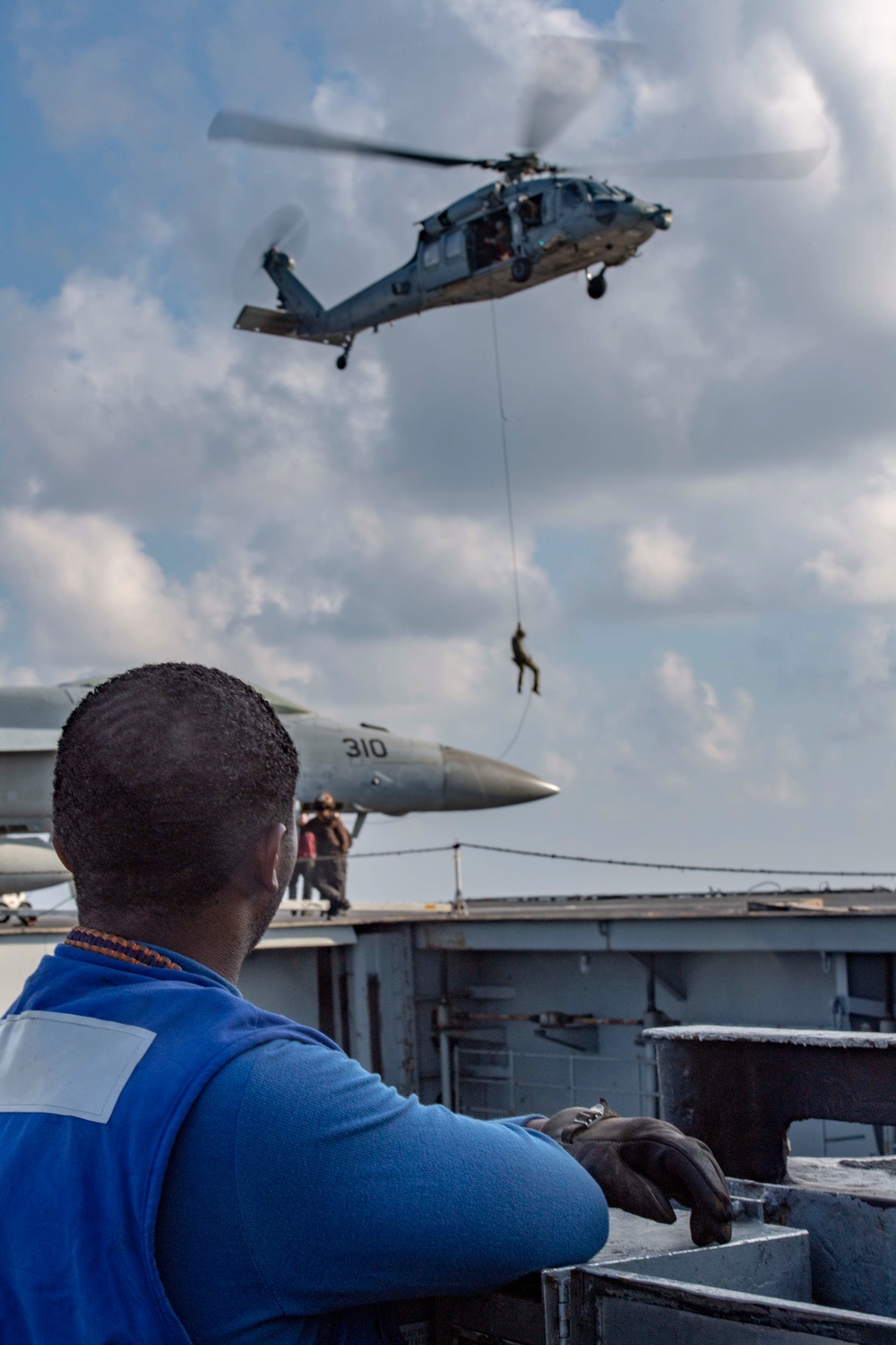 Sailor Watches Fast-Rope Drill