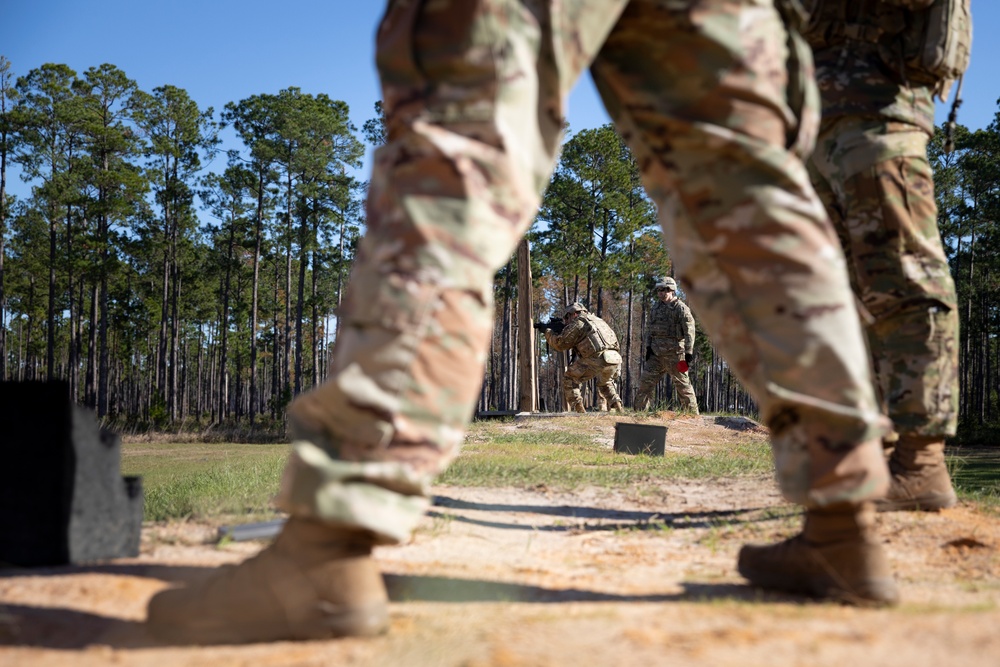 603rd Aviation Support Battalion qualifies with M4 rifles.