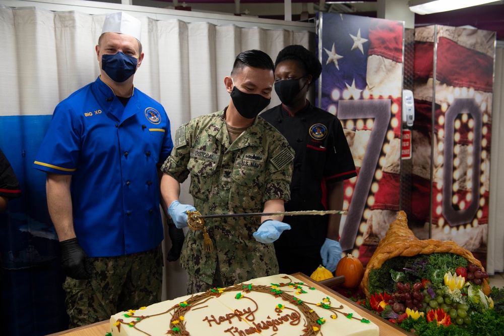 USS Carl Vinson (CVN 70) Celebrates Thanksgiving