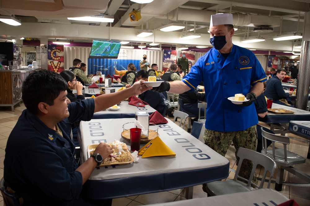 USS Carl Vinson (CVN 70) Celebrates Thanksgiving