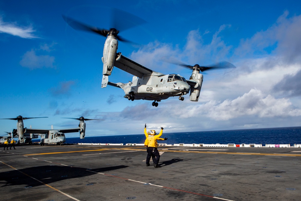 15th MEU Marines depart USS Makin Island for live-fire exercises