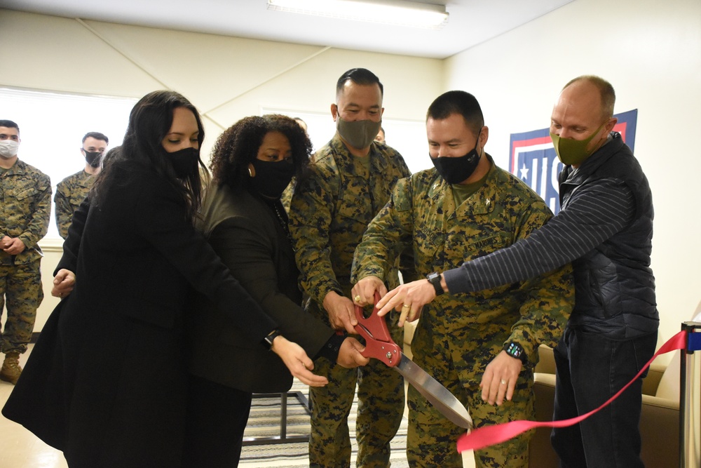 Camp Fuji USO Lounge opens, just in time for the holidays