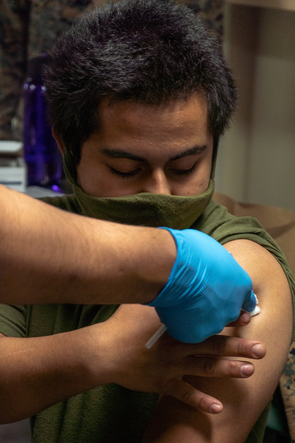 15th MEU Marines, Sailors receive vaccinations for medical readiness aboard USS Somerset