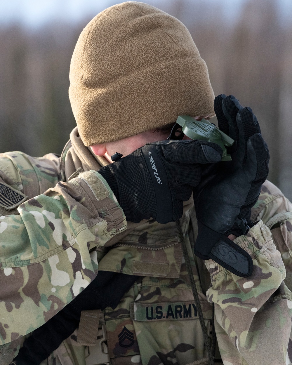 ‘Denali’ paratroopers and AKARNG aviators conduct aerial resupply training at JBER