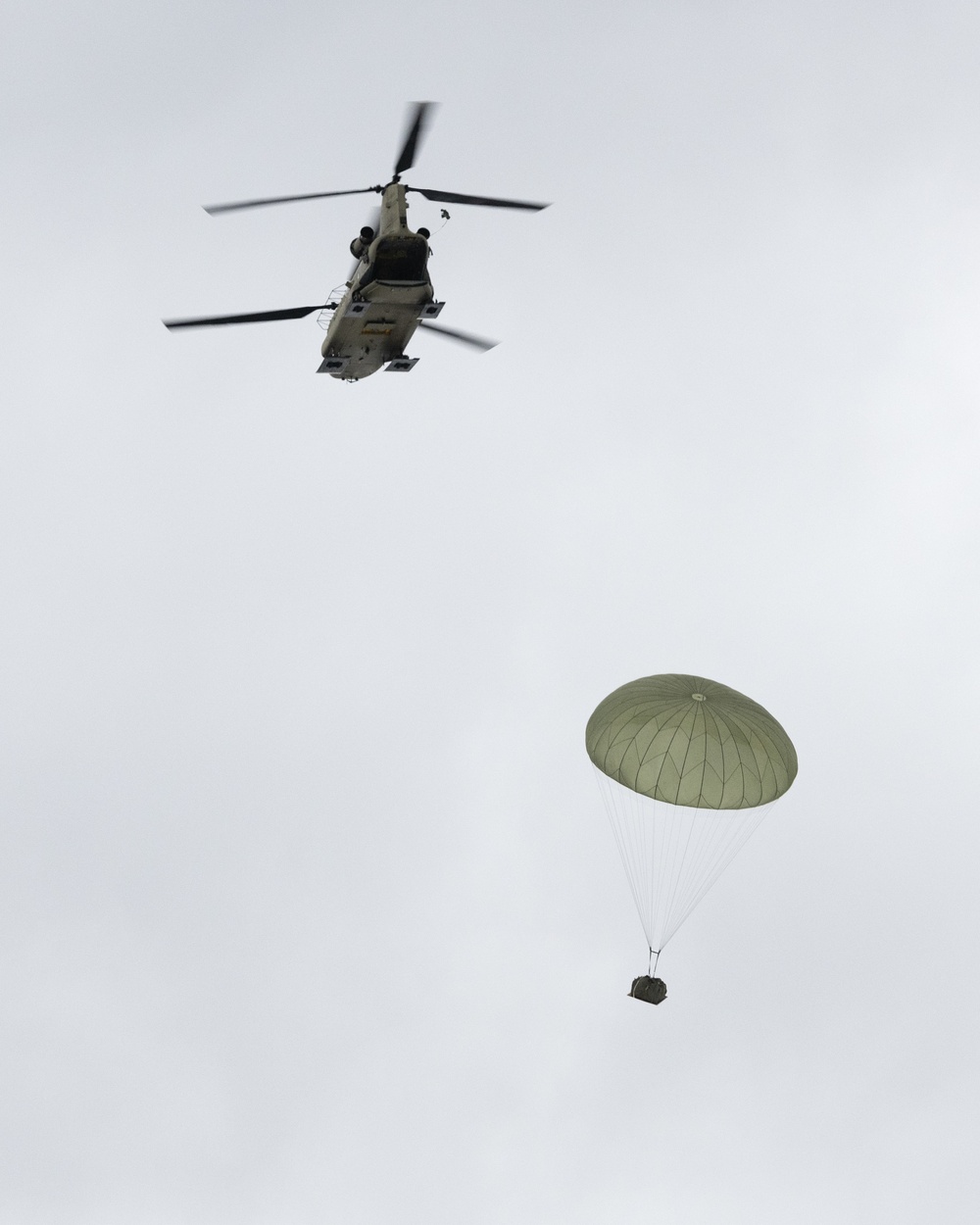 ‘Denali’ paratroopers and AKARNG aviators conduct aerial resupply training at JBER