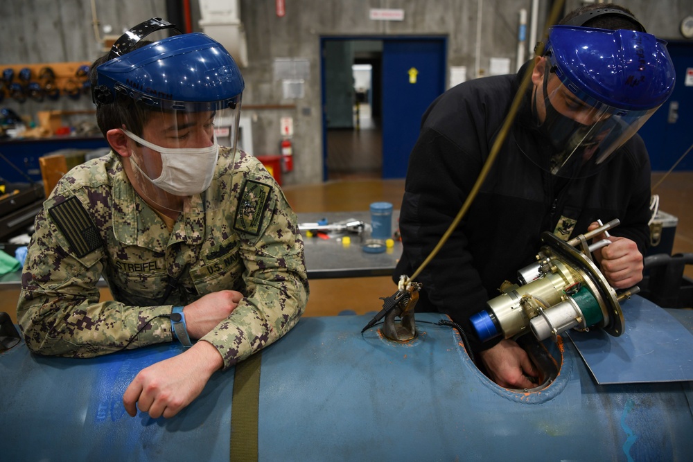 Navy Munitions Command Assembles Inert Training Mines