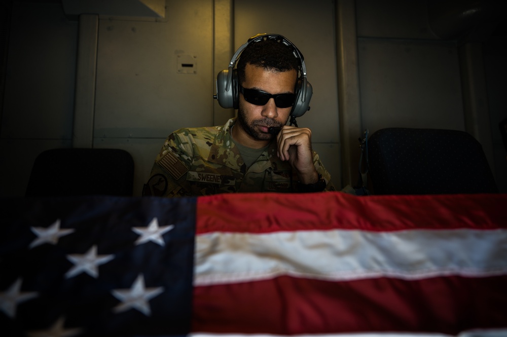 F-16 Fighting Falcons watch over troops in CENTCOM