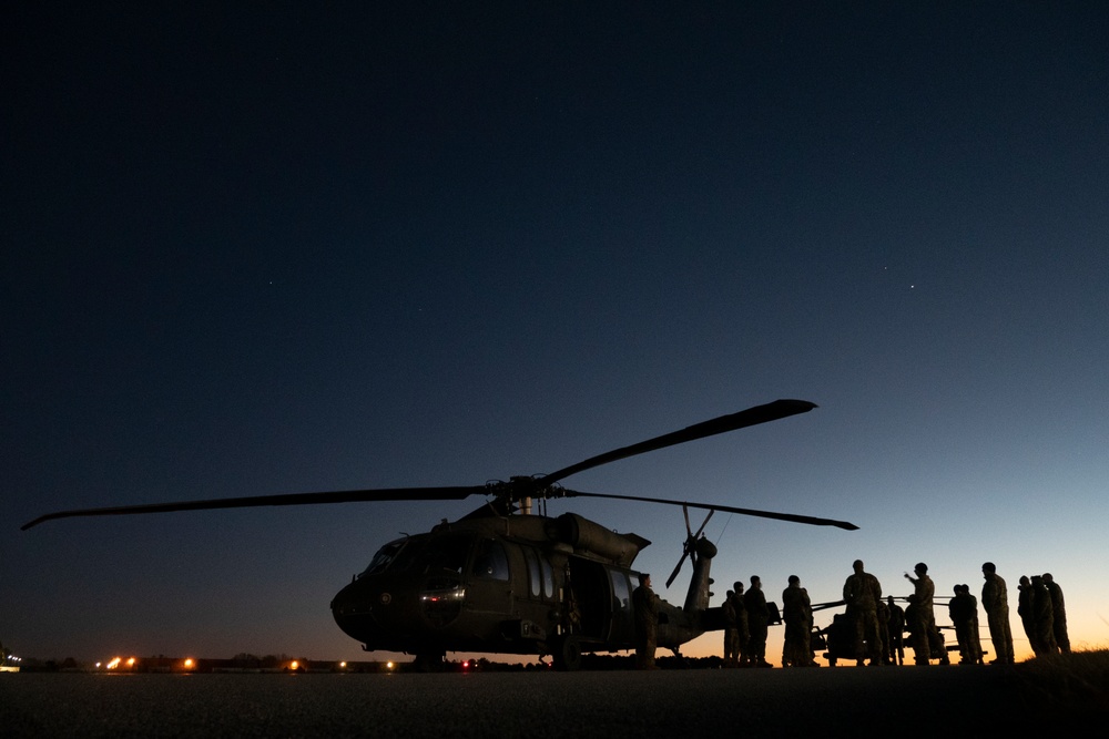 Marne Air Soldiers conduct night mountain training.