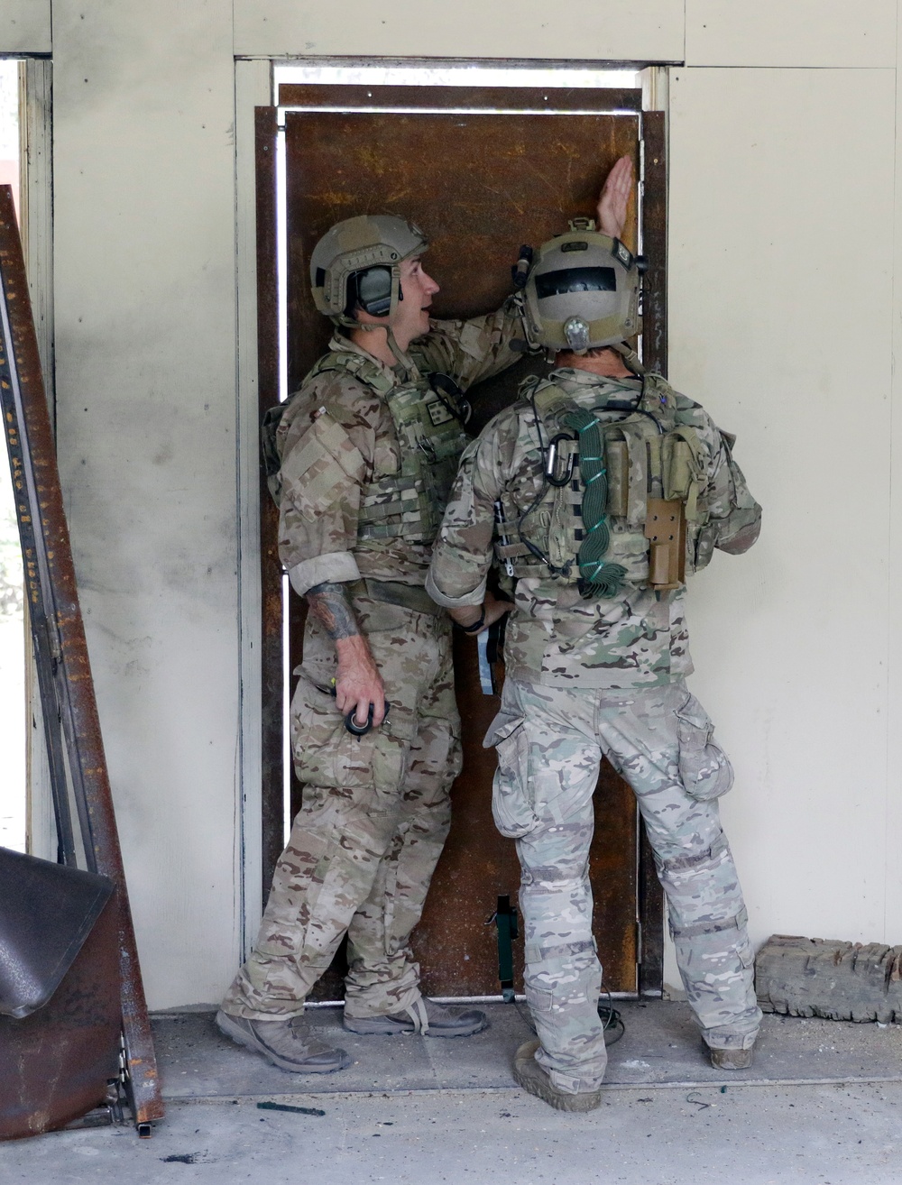 Soldiers Undergo Breaching and Demolition Training