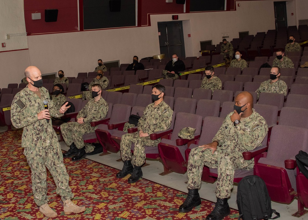 Vice Adm. Bill Merz Visits NAF Atsugi