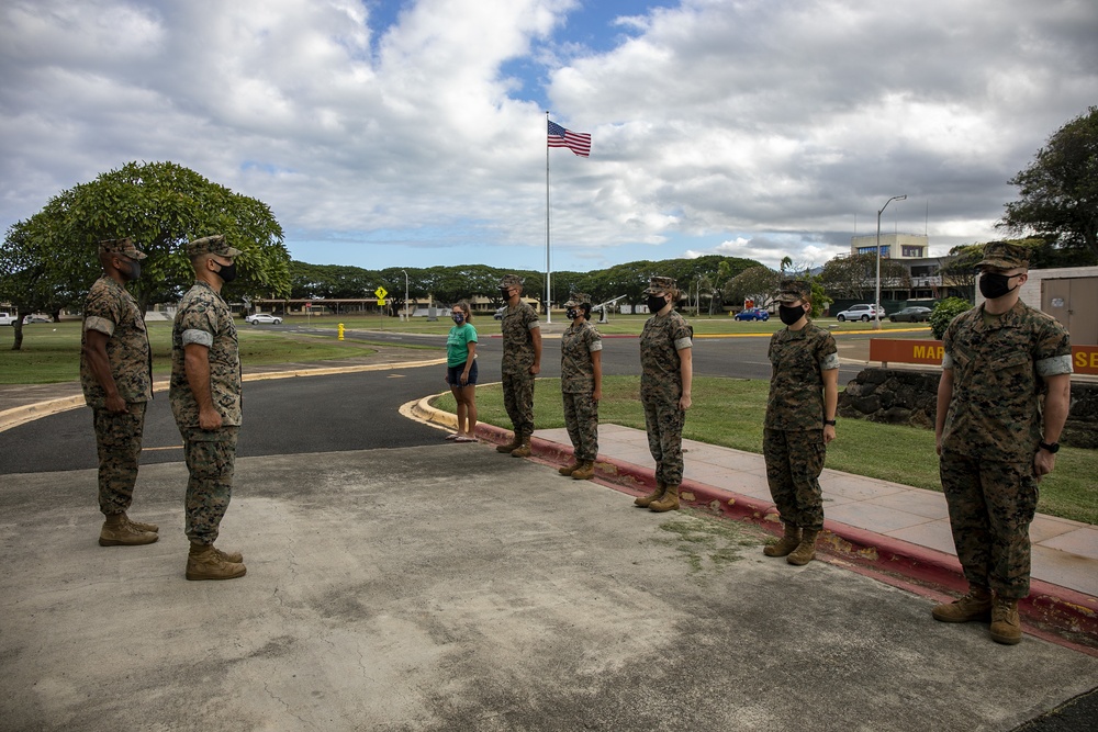 MCBH CO, Sgt. Maj. present awards to the community