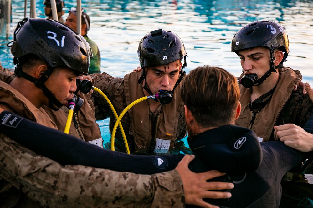 2/3 Fox Co conducts Helicopter Underwater Egress Training