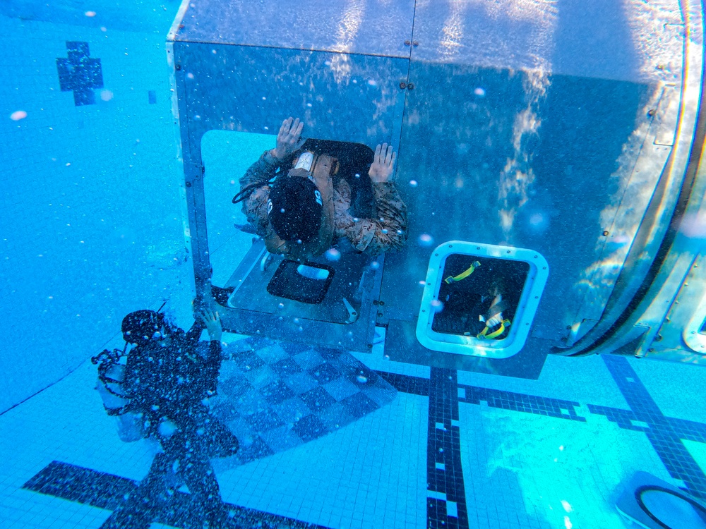 2/3 Fox Co conducts Helicopter Underwater Egress Training