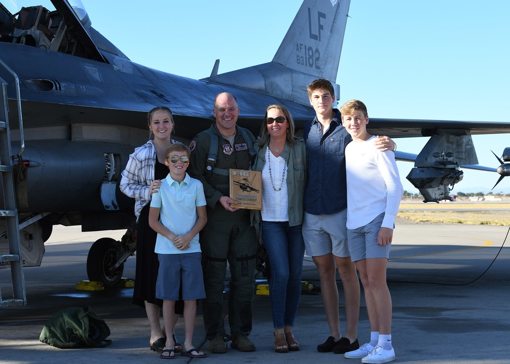 Luke pilot reaches rare milestone, surpasses 3k flying hours in F-16