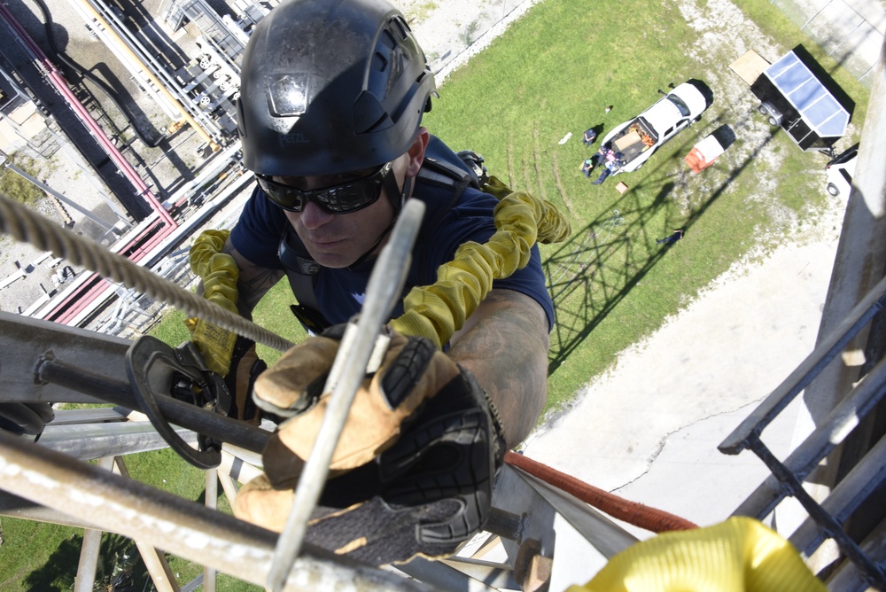 Coast Guard Aids to Navigation Team Fort Lauderdale conducts training at Port Everglades