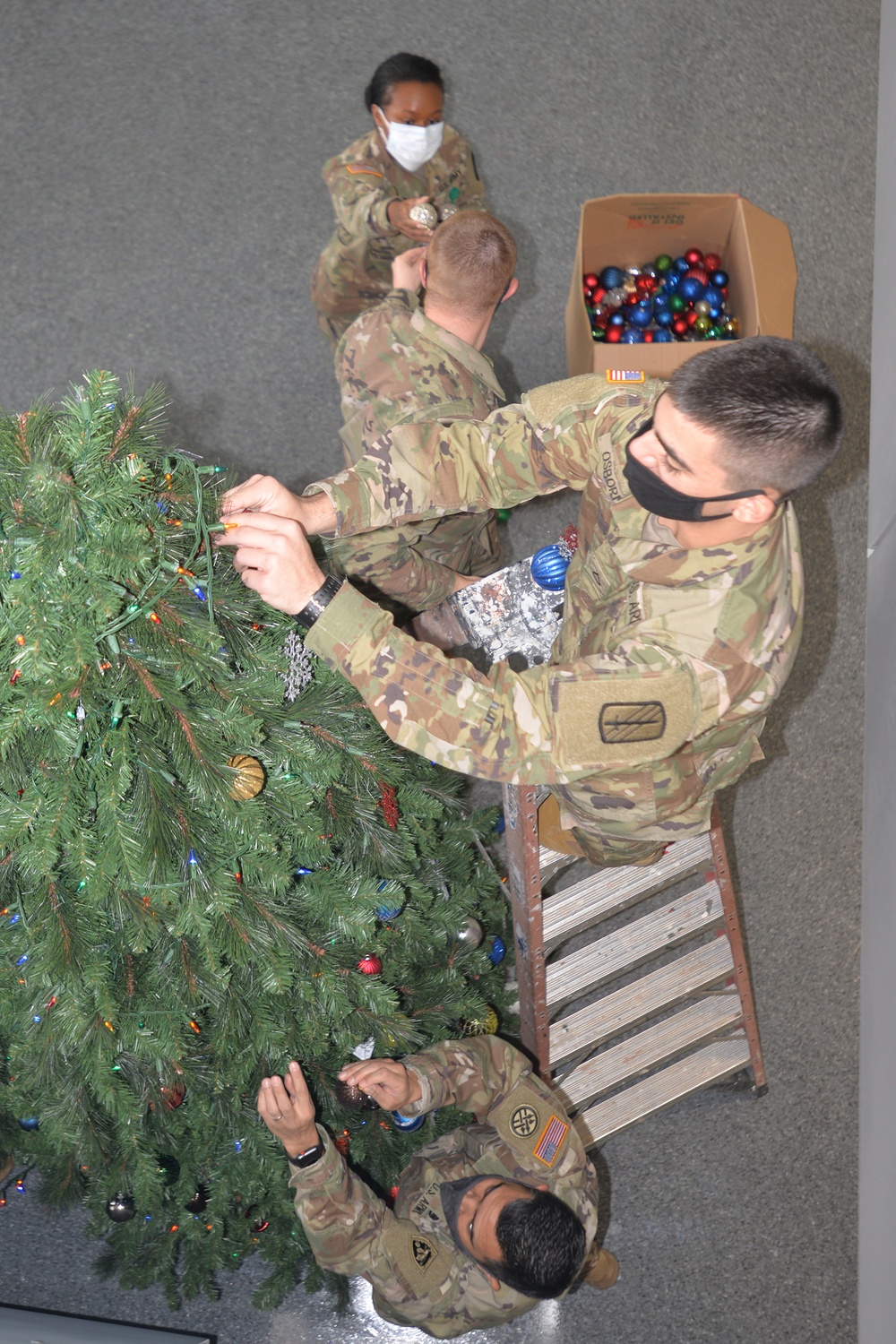 NC Guard Soldiers Decorate Christmas Tree