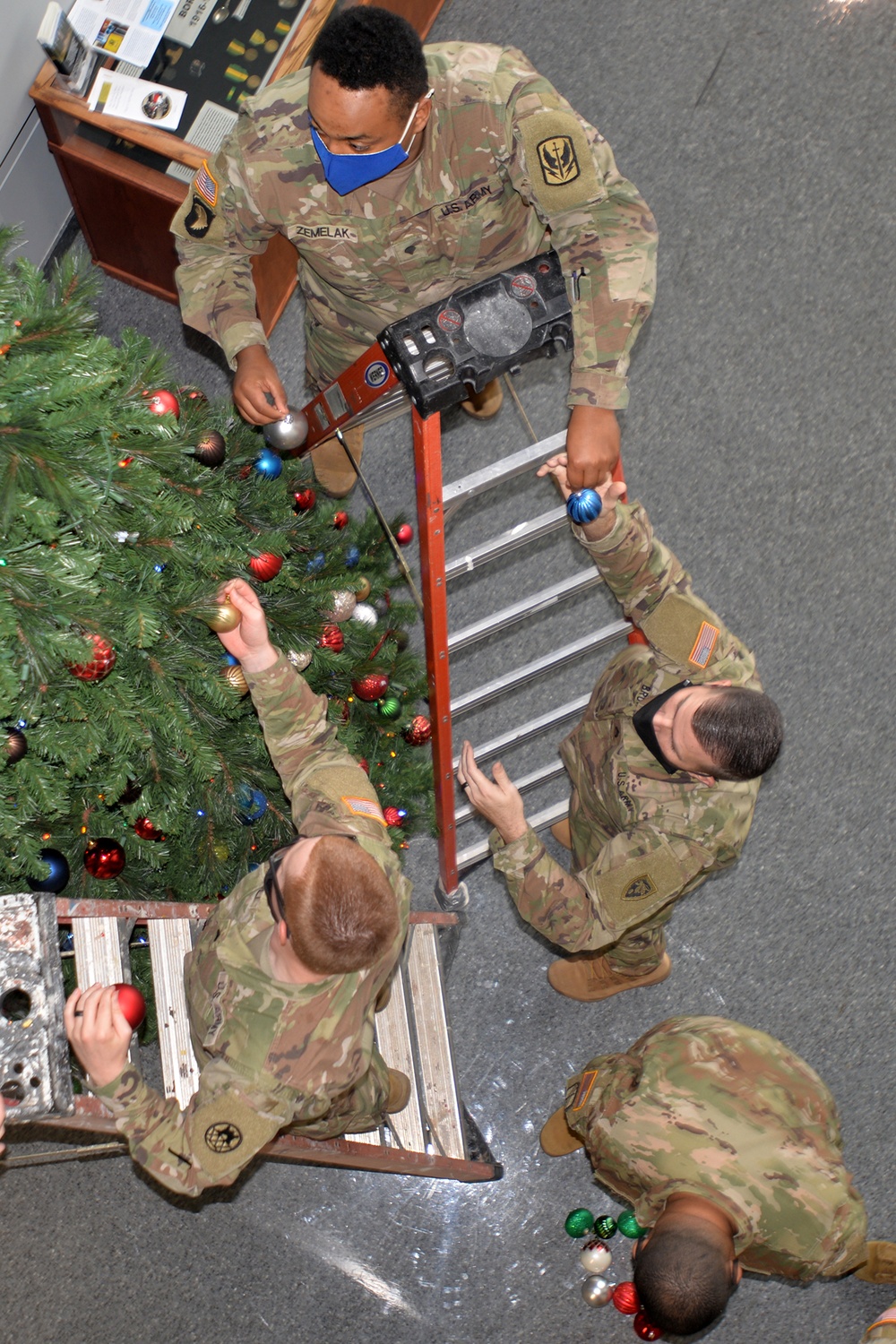 NC Guard Soldiers Decorate Christmas Tree