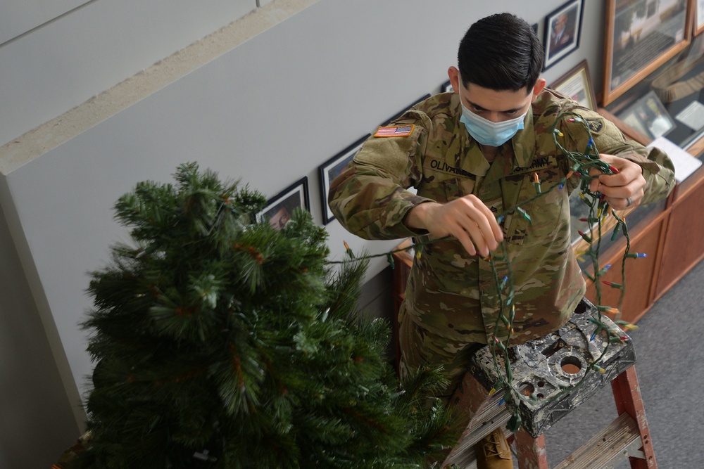 NC Guard Soldiers Decorate Christmas Tree
