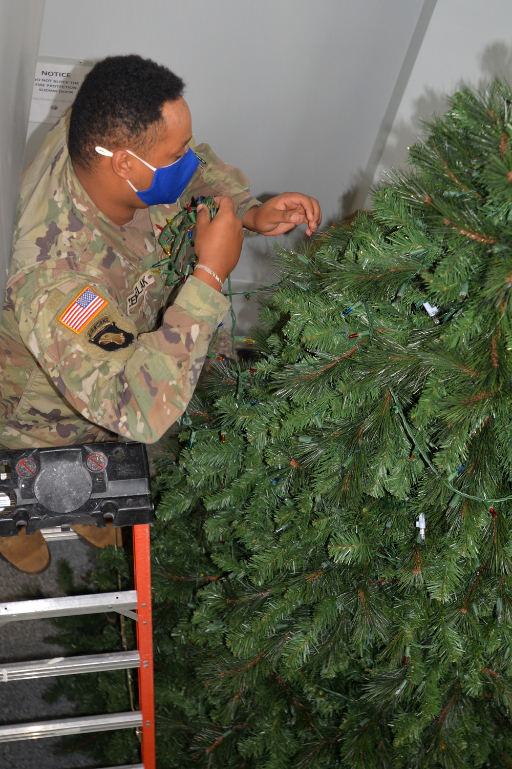 NC Guard Soldiers Decorate Christmas Tree