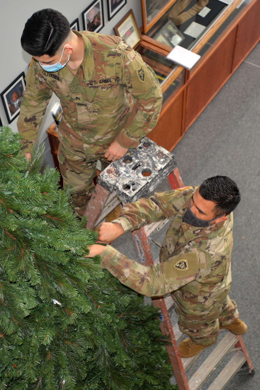 NC Guard Soldiers Decorate Christmas Tree