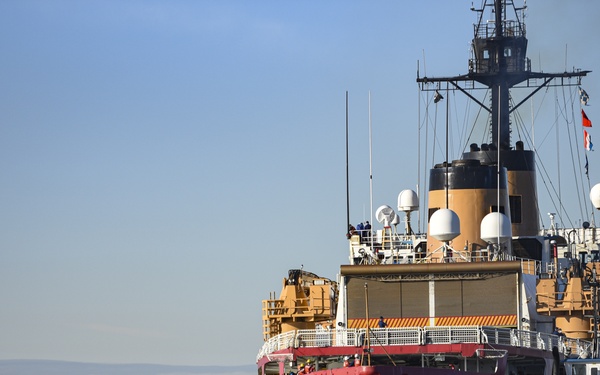 Coast Guard Cutter Polar Star begins Arctic voyage