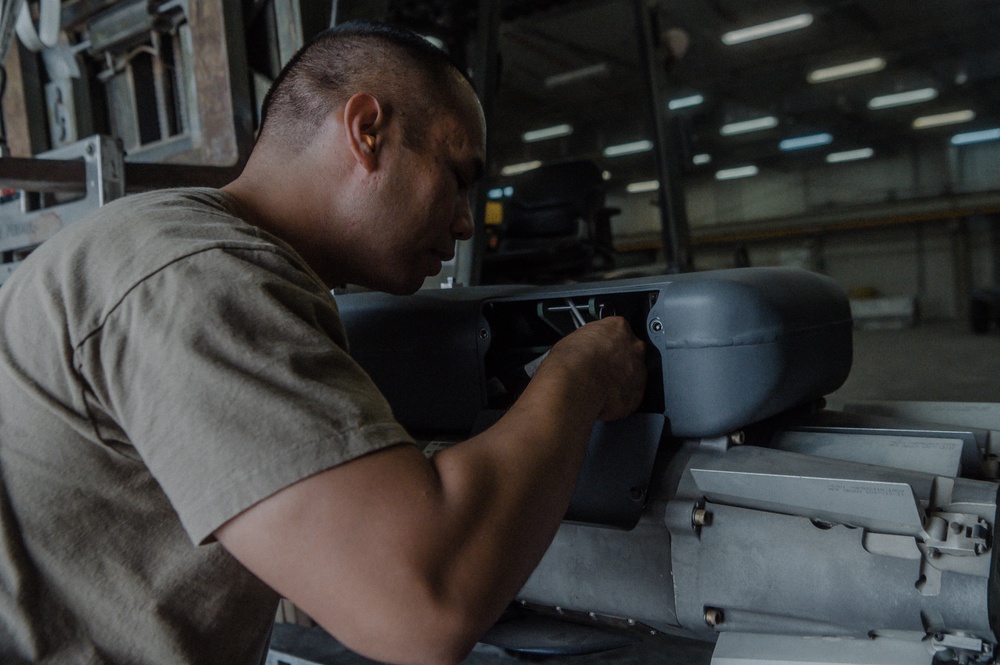 AUAB munitions systems technicians train to deploy GBU-39 small diameter bombs